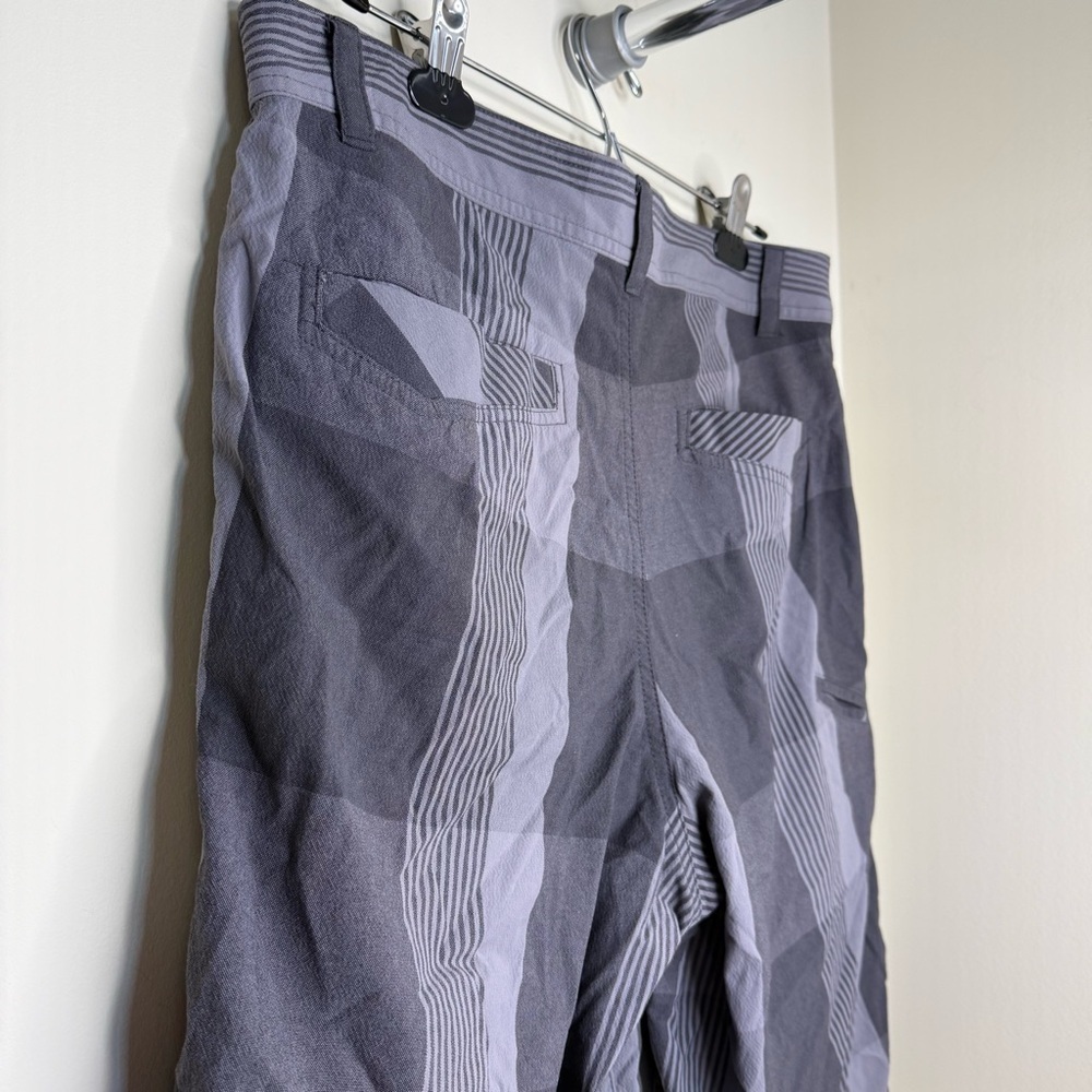 Lululemon Men's Kahuna Chino Shorts Size 34 Gray Plaid Checkered Golf Run Casual - Picture 5 of 8